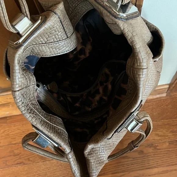 B Makowsky purse excellent condition - Picture 3 of 3